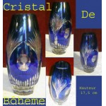 Tres beau vase en cristal de Boheme bleu de methylene 