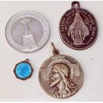 Ancien Lots de 4 m�dailles religieuses n� 106.