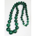 Superbe, collier en malachite, perles en d�grad�es entre-nou�e,