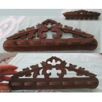 Ancien porte pipes en bois sculpt�, mural.